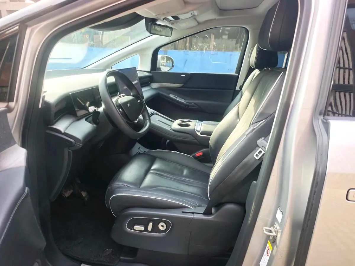 2024 Xpeng X9 BEV 101.5KWH,autocango,china used car exporter,china ev exporter,chinese used car exporter,chinese used ev exporter