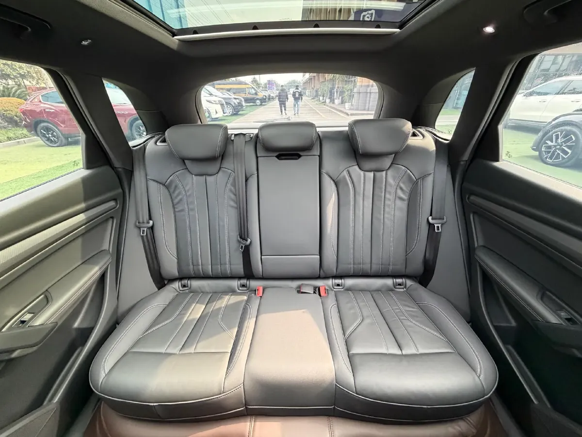 2024 Audi Q5L 2.0T 245HP L4 7DCT,autocango,china used car exporter,china ev exporter,chinese used car exporter,chinese used ev exporter