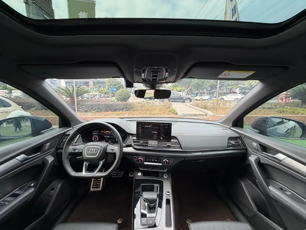 2024 Audi Q5L 2.0T 245HP L4 7DCT,autocango,china used car exporter,china ev exporter,chinese used car exporter,chinese used ev exporter