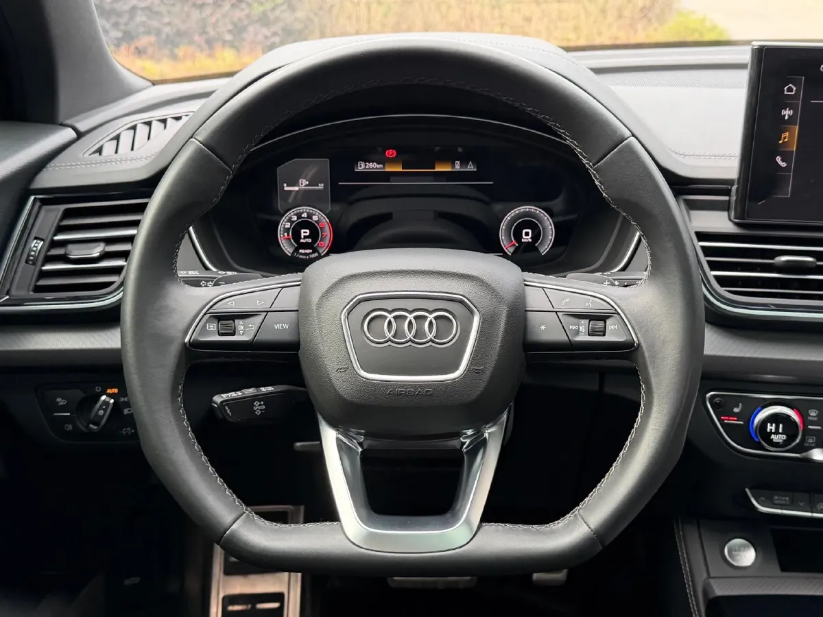 2024 Audi Q5L 2.0T 245HP L4 7DCT,autocango,china used car exporter,china ev exporter,chinese used car exporter,chinese used ev exporter