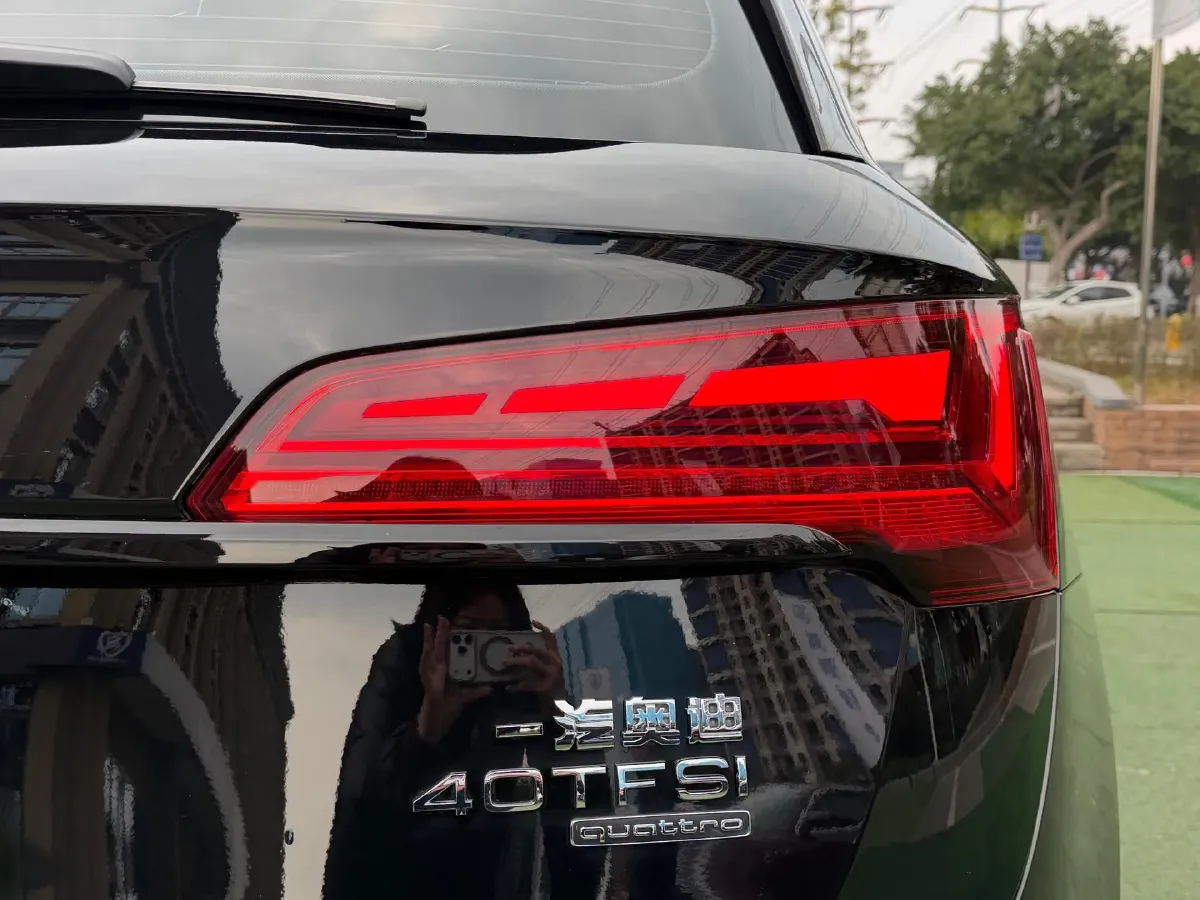 2024 Audi Q5L 2.0T 245HP L4 7DCT,autocango,china used car exporter,china ev exporter,chinese used car exporter,chinese used ev exporter