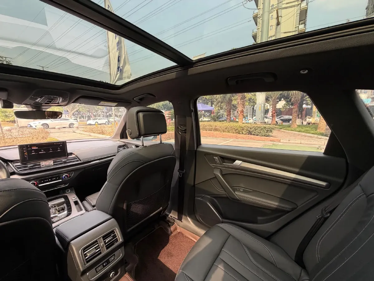 2024 Audi Q5L 2.0T 245HP L4 7DCT,autocango,china used car exporter,china ev exporter,chinese used car exporter,chinese used ev exporter