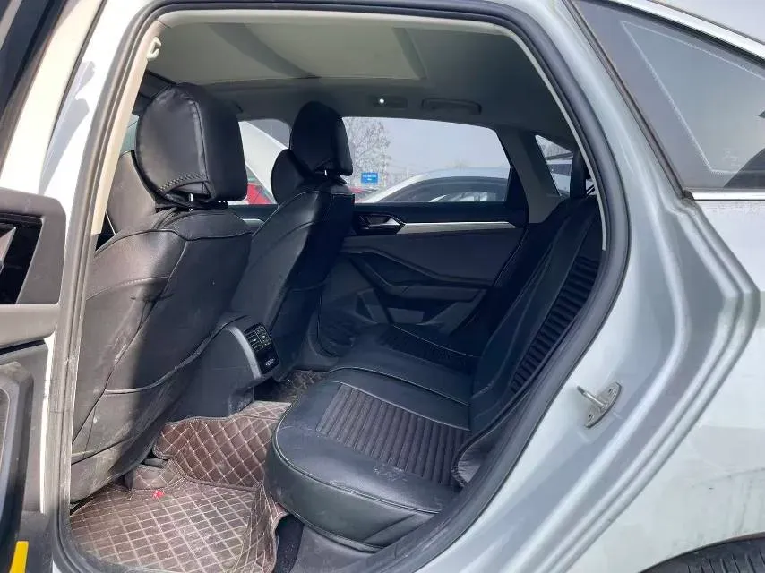 2021 Volkswagen Sagitar 1.2T 116HP L4 5MT,autocango,china used car exporter,china ev exporter,chinese used car exporter,chinese used ev exporter