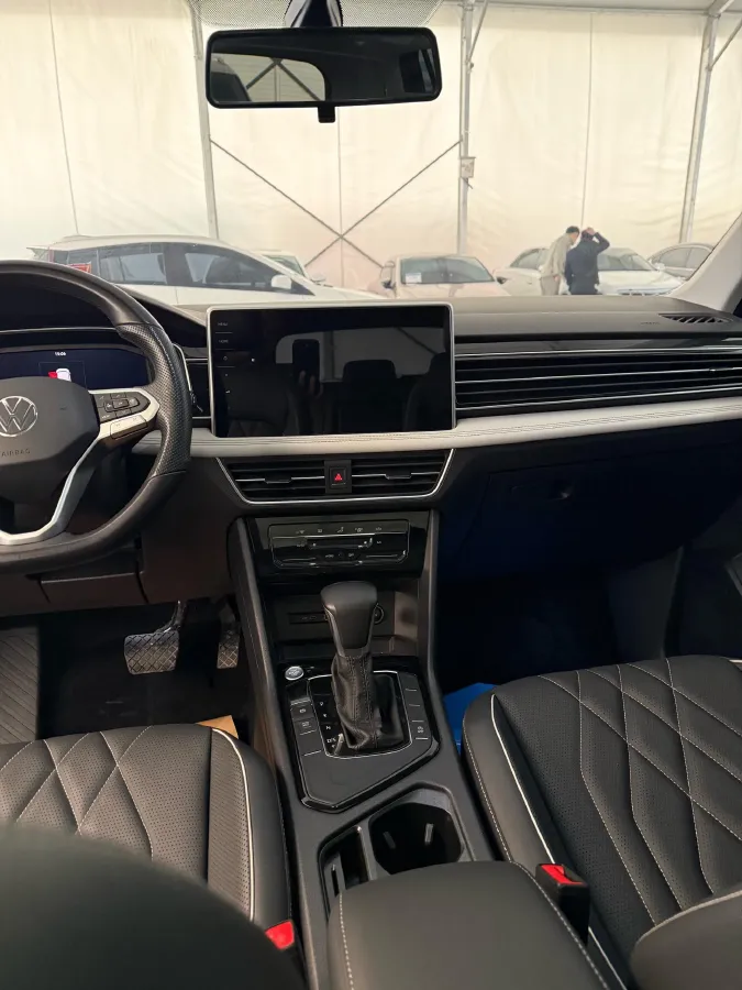 2023 Volkswagen Tiguan L 1.5T 160HP L4 7DCT,autocango,china used car exporter,china ev exporter,chinese used car exporter,chinese used ev exporter