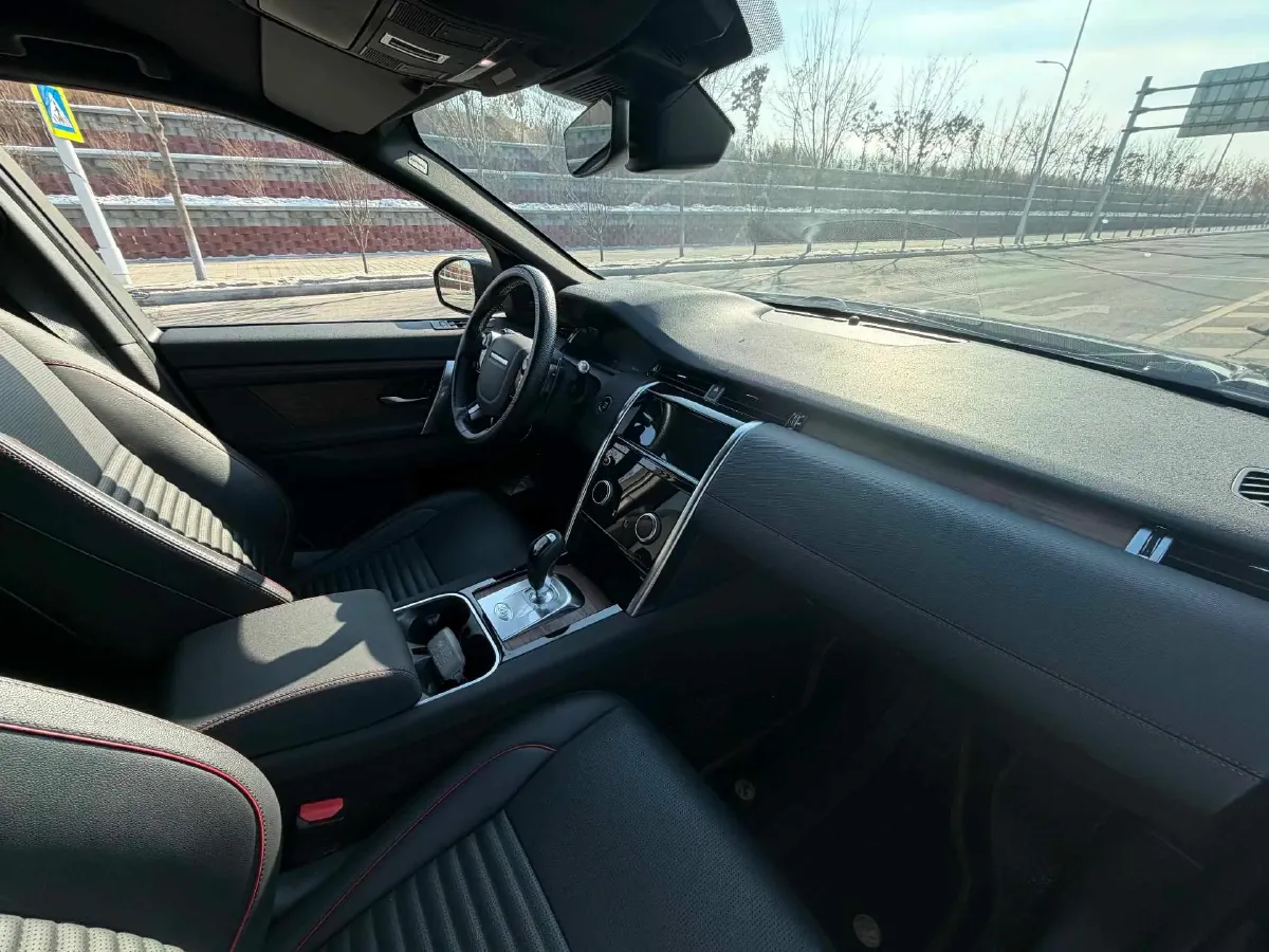2020 Land Rover Discovery Sport 2.0T 249HP L4 9AT,autocango,china used car exporter,china ev exporter,chinese used car exporter,chinese used ev exporter