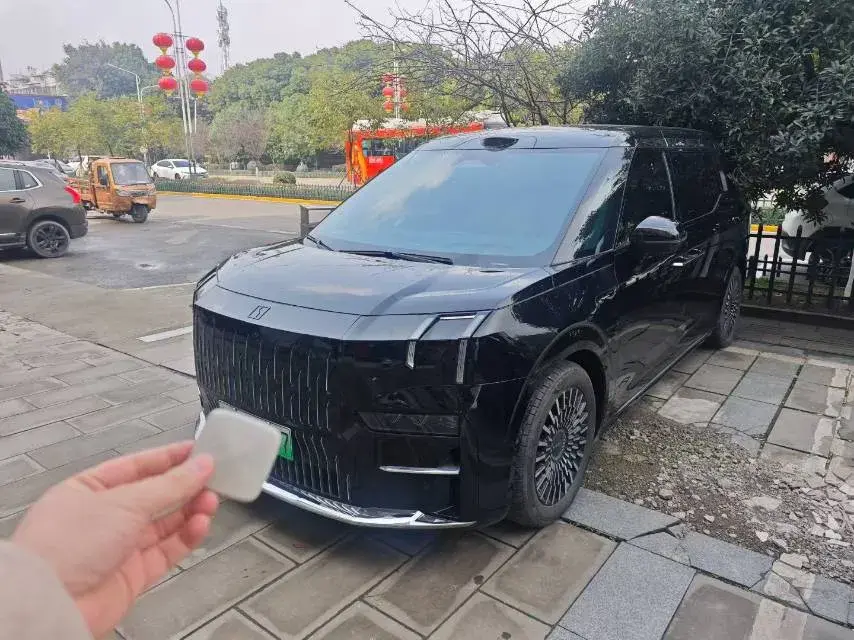 2024 Zeekr 009 BEV 108KWH