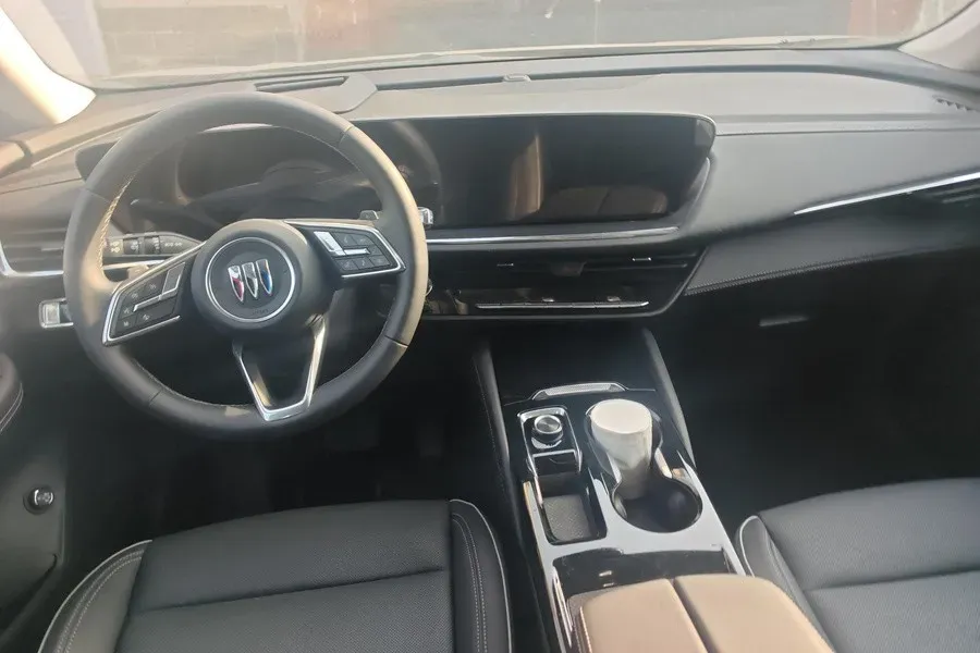 2025 Buick EnvisionPlus 2.0T 237HP L4 9AT,autocango,china used car exporter,china ev exporter,chinese used car exporter,chinese used ev exporter