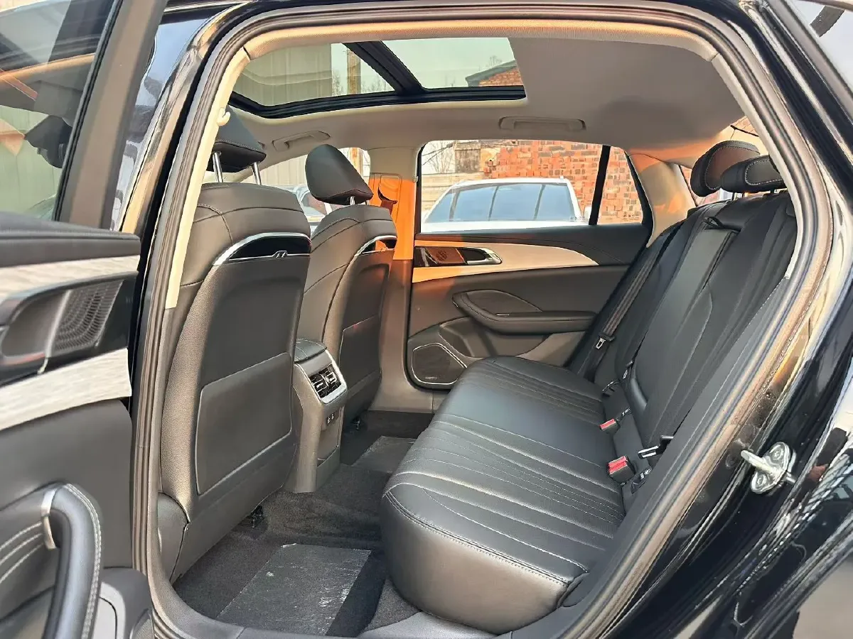 2025 HongQi H5 1.5T 169HP L4 7DCT,autocango,china used car exporter,china ev exporter,chinese used car exporter,chinese used ev exporter