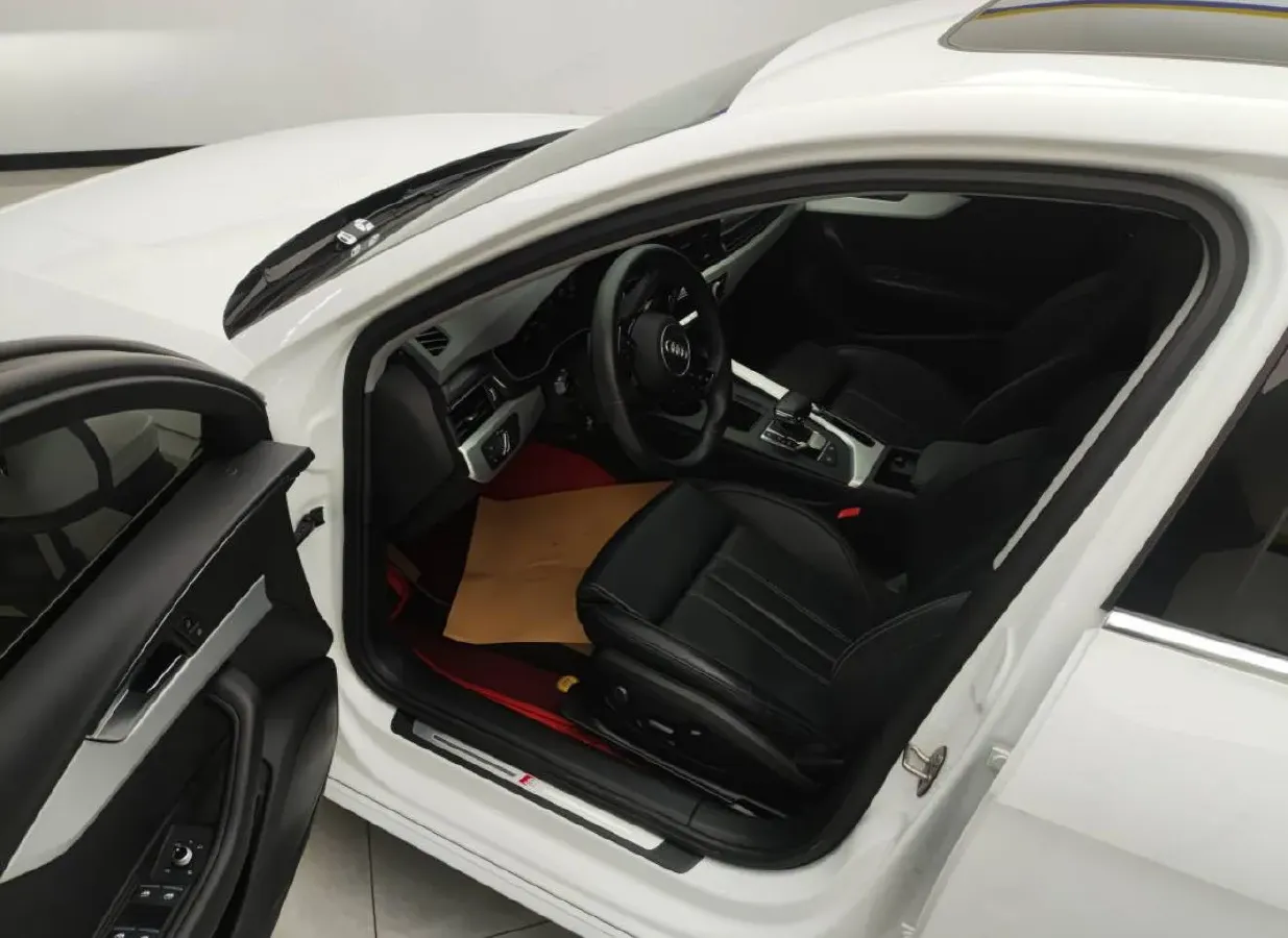 2020 Audi A4L 2.0T 190HP L4 7DCT,autocango,china used car exporter,china ev exporter,chinese used car exporter,chinese used ev exporter