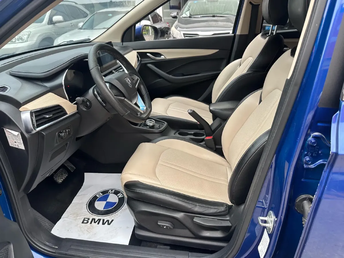 2018 BaoJun 530 1.5T 150HP L4 6MT,autocango,china used car exporter,china ev exporter,chinese used car exporter,chinese used ev exporter