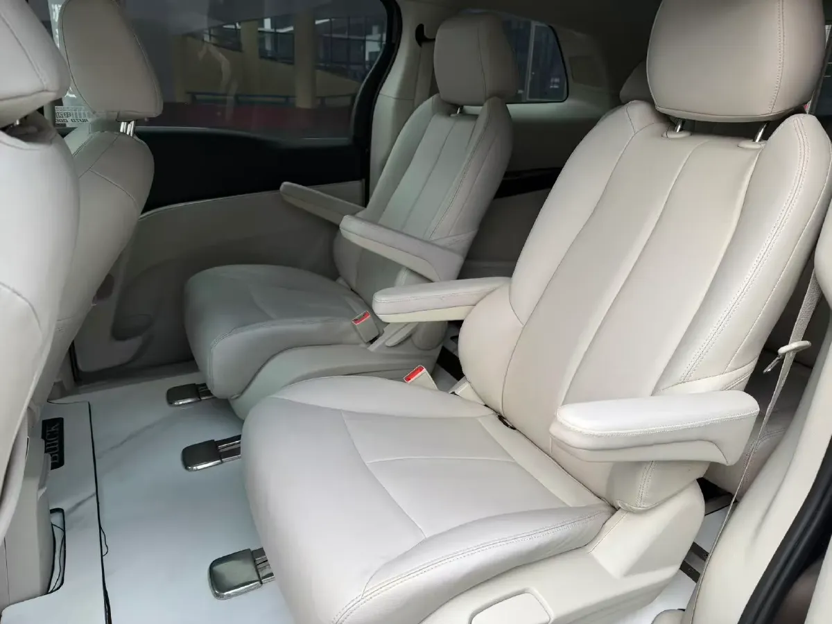 2023 Buick GL8 2.0T 237HP L4 9AT,autocango,china used car exporter,china ev exporter,chinese used car exporter,chinese used ev exporter