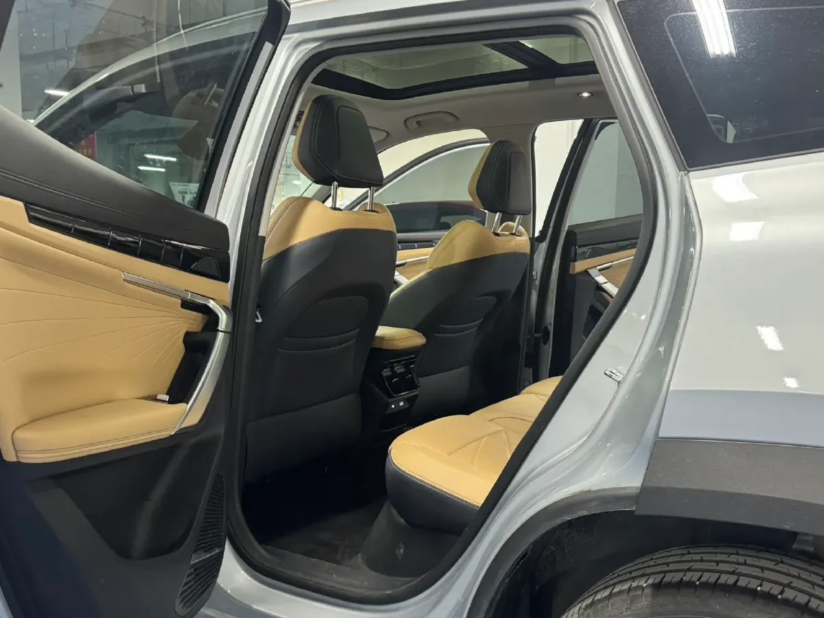 2023 Geely StarRay 1.5T 181HP L4 7DCT,autocango,china used car exporter,china ev exporter,chinese used car exporter,chinese used ev exporter