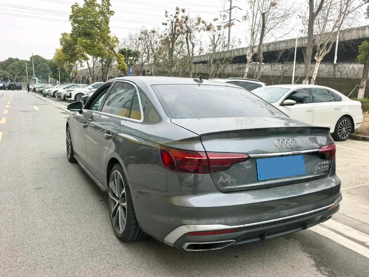 2020 Audi A4L 2.0T 252HP L4 7DCT,autocango,china used car exporter,china ev exporter,chinese used car exporter,chinese used ev exporter
