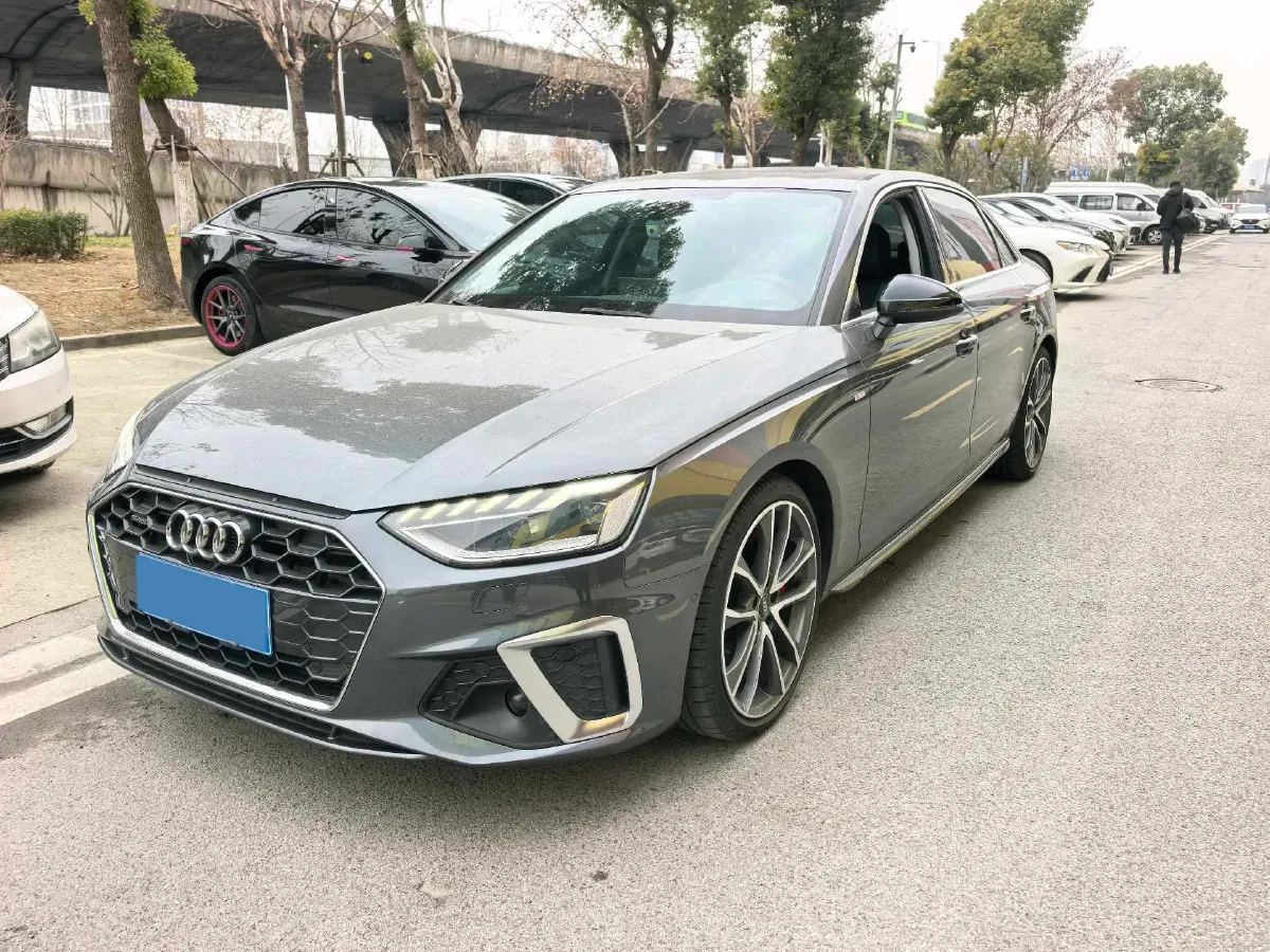 2020 Audi A4L 2.0T 252HP L4 7DCT,autocango,china used car exporter,china ev exporter,chinese used car exporter,chinese used ev exporter