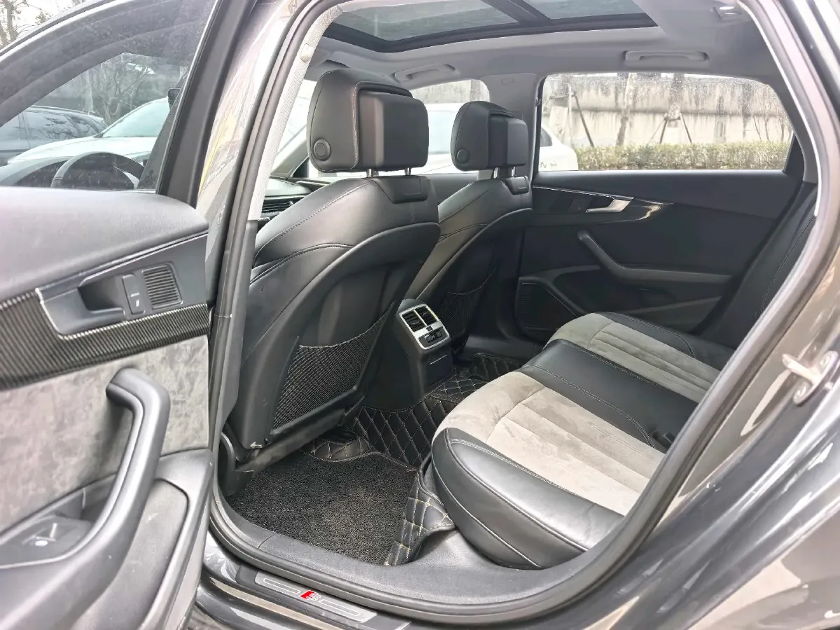 2020 Audi A4L 2.0T 252HP L4 7DCT,autocango,china used car exporter,china ev exporter,chinese used car exporter,chinese used ev exporter