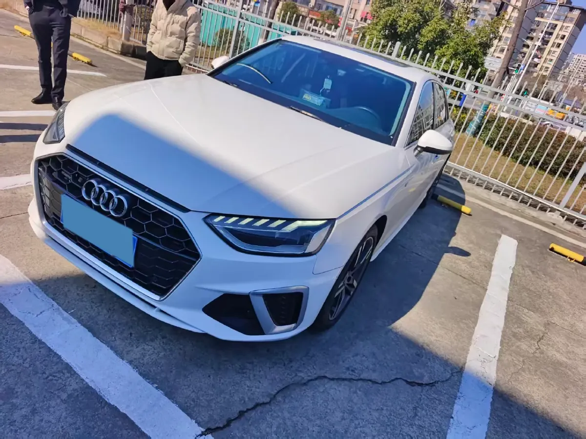 2020 Audi A4L 2.0T 190HP L4 7DCT,autocango,china used car exporter,china ev exporter,chinese used car exporter,chinese used ev exporter