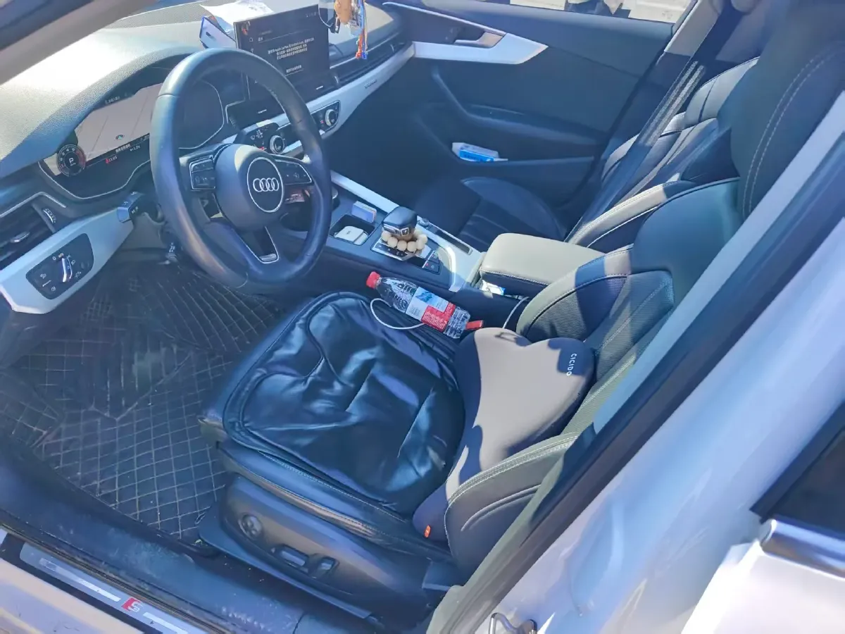 2020 Audi A4L 2.0T 190HP L4 7DCT,autocango,china used car exporter,china ev exporter,chinese used car exporter,chinese used ev exporter