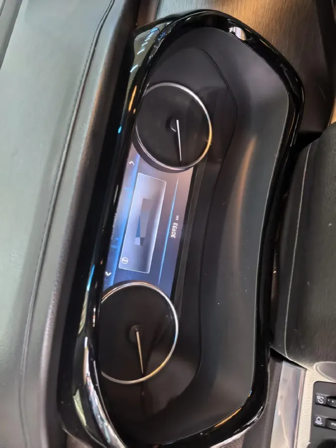 2023 Buick GL8 2.0T 237HP L4 9AT,autocango,china used car exporter,china ev exporter,chinese used car exporter,chinese used ev exporter