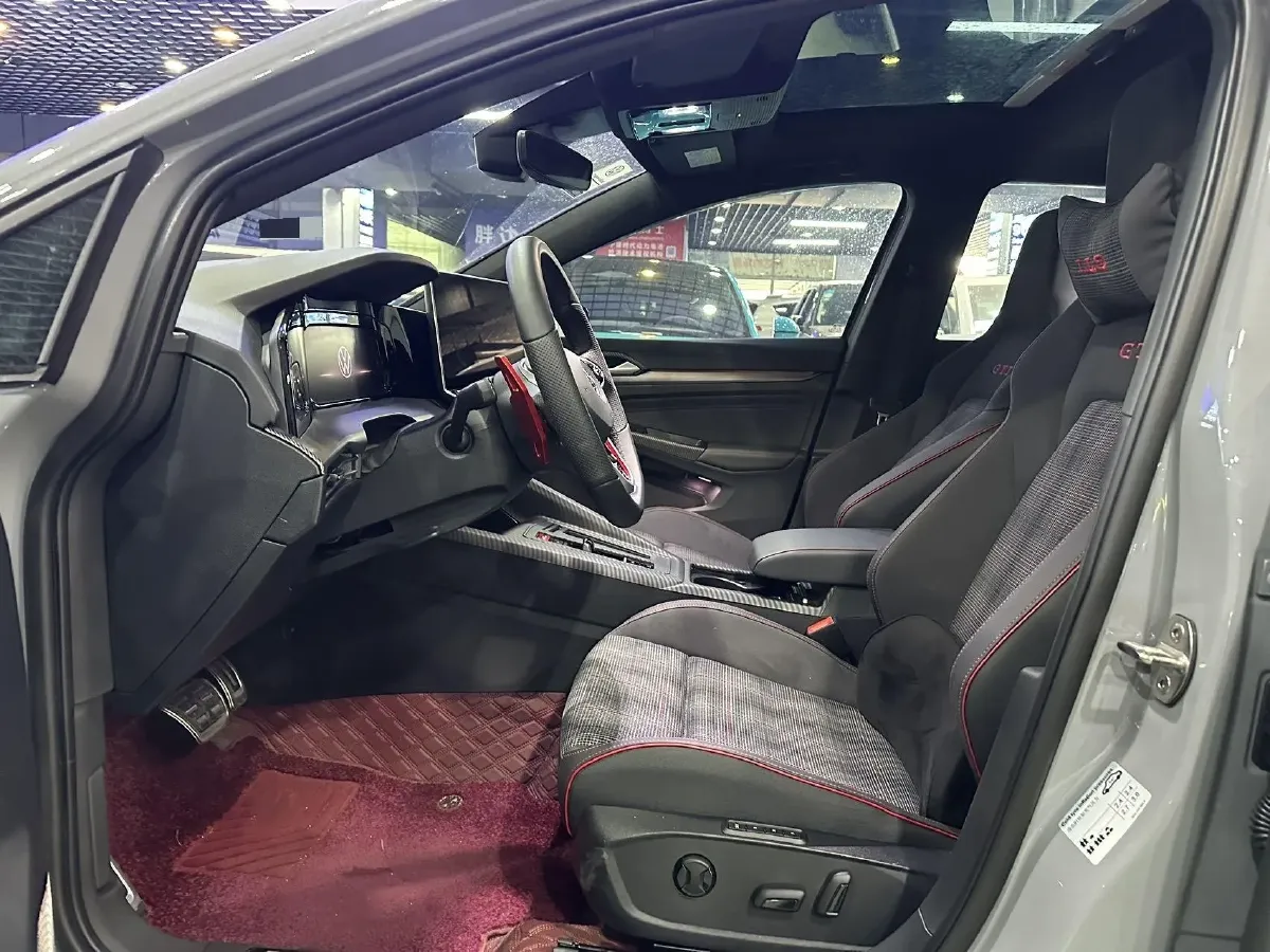 2025 Volkswagen GolfGTI 2.0T 220HP L4 7DCT,autocango,china used car exporter,china ev exporter,chinese used car exporter,chinese used ev exporter