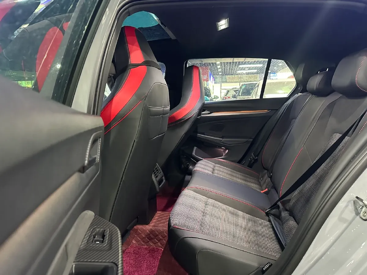 2025 Volkswagen GolfGTI 2.0T 220HP L4 7DCT,autocango,china used car exporter,china ev exporter,chinese used car exporter,chinese used ev exporter