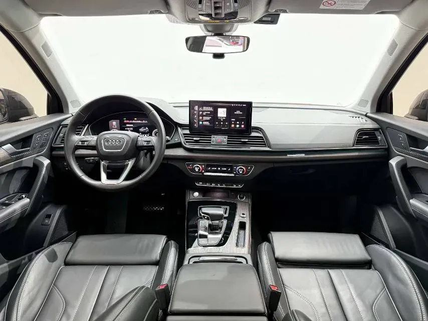 2022 Audi Q5L 2.0T 252HP L4 7DCT,autocango,china used car exporter,china ev exporter,chinese used car exporter,chinese used ev exporter