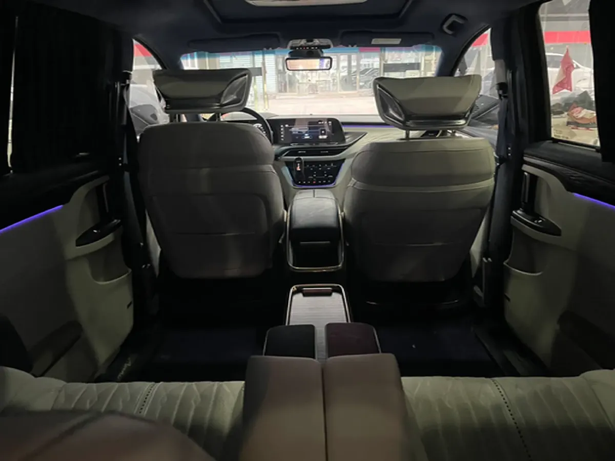 2022 Buick GL8 2.0T 237HP L4 9AT,autocango,china used car exporter,china ev exporter,chinese used car exporter,chinese used ev exporter