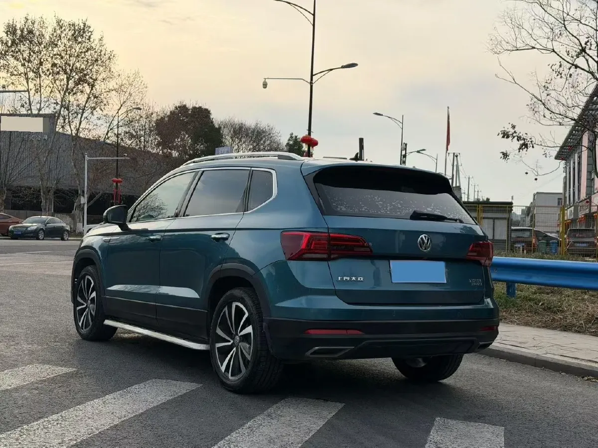 2019 MINI MINI 1.5T 102HP L3 7DCT,autocango,china used car exporter,china ev exporter,chinese used car exporter,chinese used ev exporter