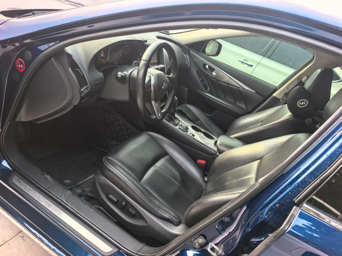 2018 Jeep Grand Commander 2.0T 265HP L4 9AT,autocango,china used car exporter,china ev exporter,chinese used car exporter,chinese used ev exporter