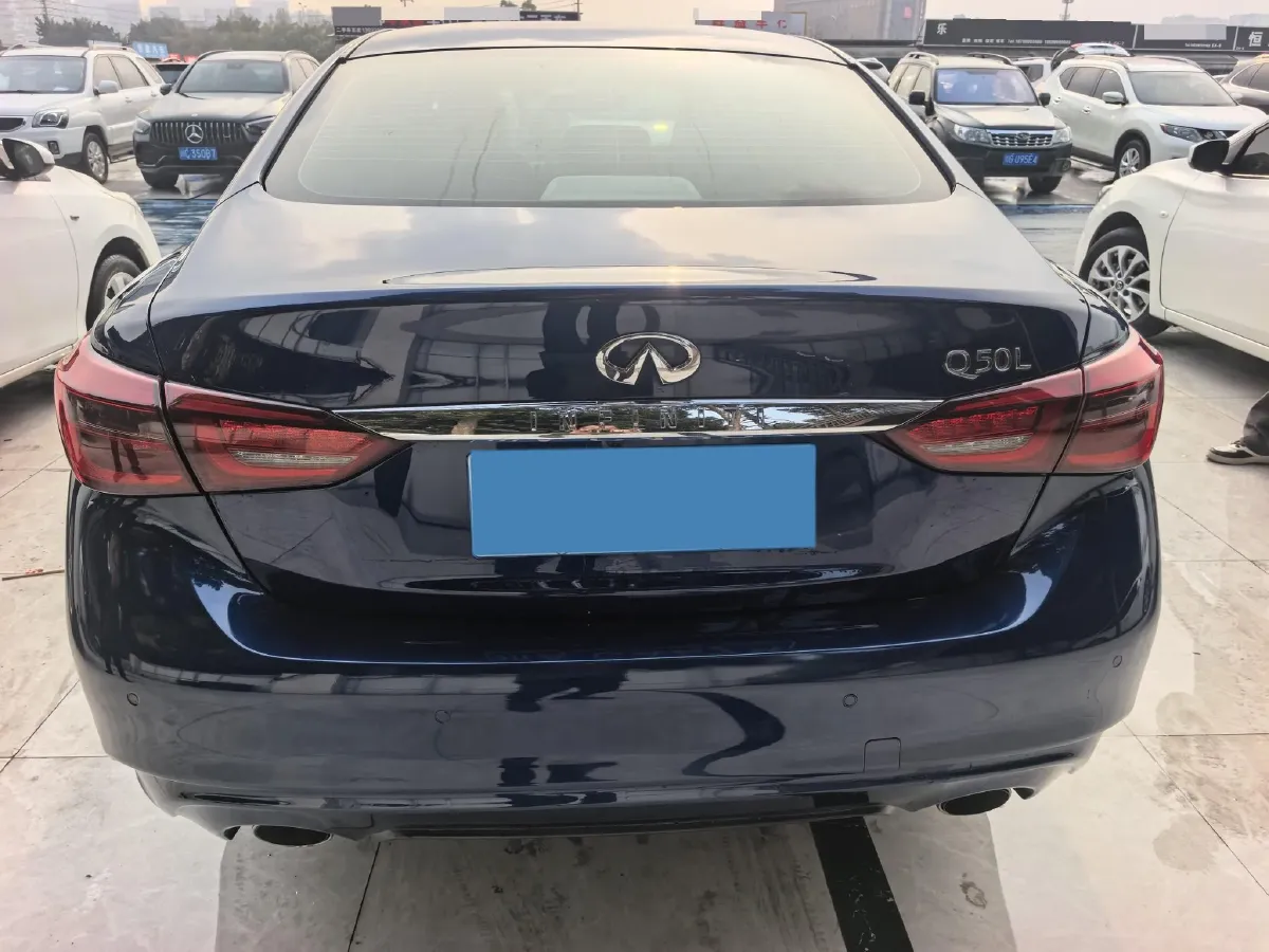 2018 Jeep Grand Commander 2.0T 265HP L4 9AT,autocango,china used car exporter,china ev exporter,chinese used car exporter,chinese used ev exporter