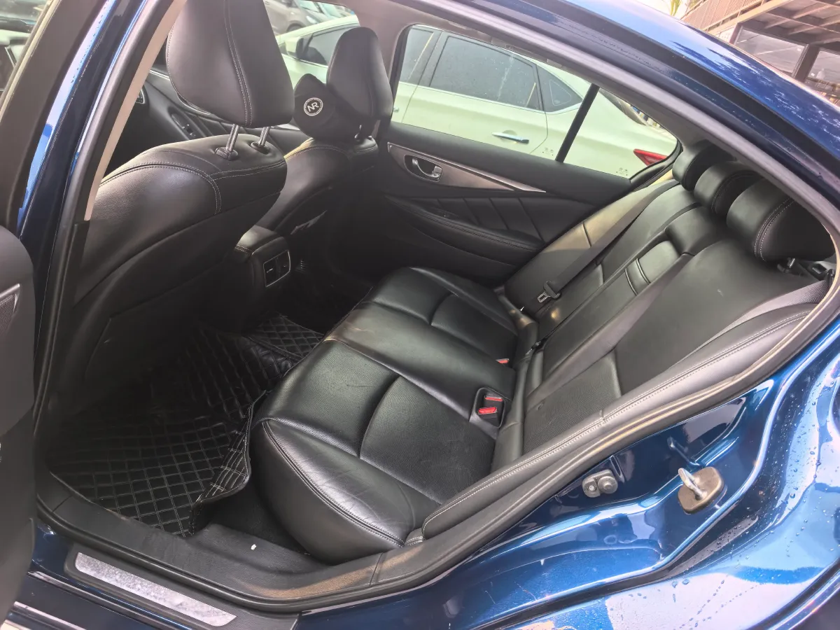 2018 Jeep Grand Commander 2.0T 265HP L4 9AT,autocango,china used car exporter,china ev exporter,chinese used car exporter,chinese used ev exporter