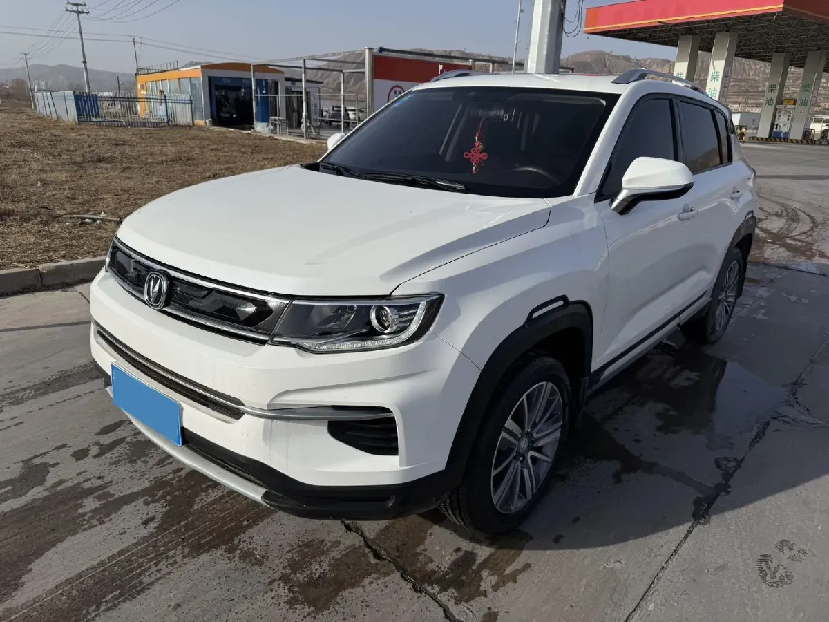 2019 ChangAn CS35 Plus 1.6L 128HP L4 5MT,autocango,china used car exporter,china ev exporter,chinese used car exporter,chinese used ev exporter