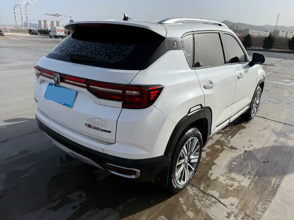 2019 ChangAn CS35 Plus 1.6L 128HP L4 5MT,autocango,china used car exporter,china ev exporter,chinese used car exporter,chinese used ev exporter
