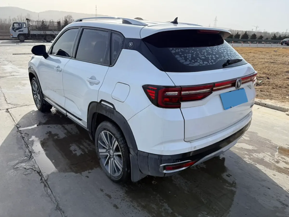 2019 ChangAn CS35 Plus 1.6L 128HP L4 5MT,autocango,china used car exporter,china ev exporter,chinese used car exporter,chinese used ev exporter
