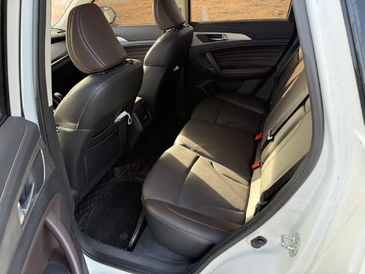 2019 ChangAn CS35 Plus 1.6L 128HP L4 5MT,autocango,china used car exporter,china ev exporter,chinese used car exporter,chinese used ev exporter