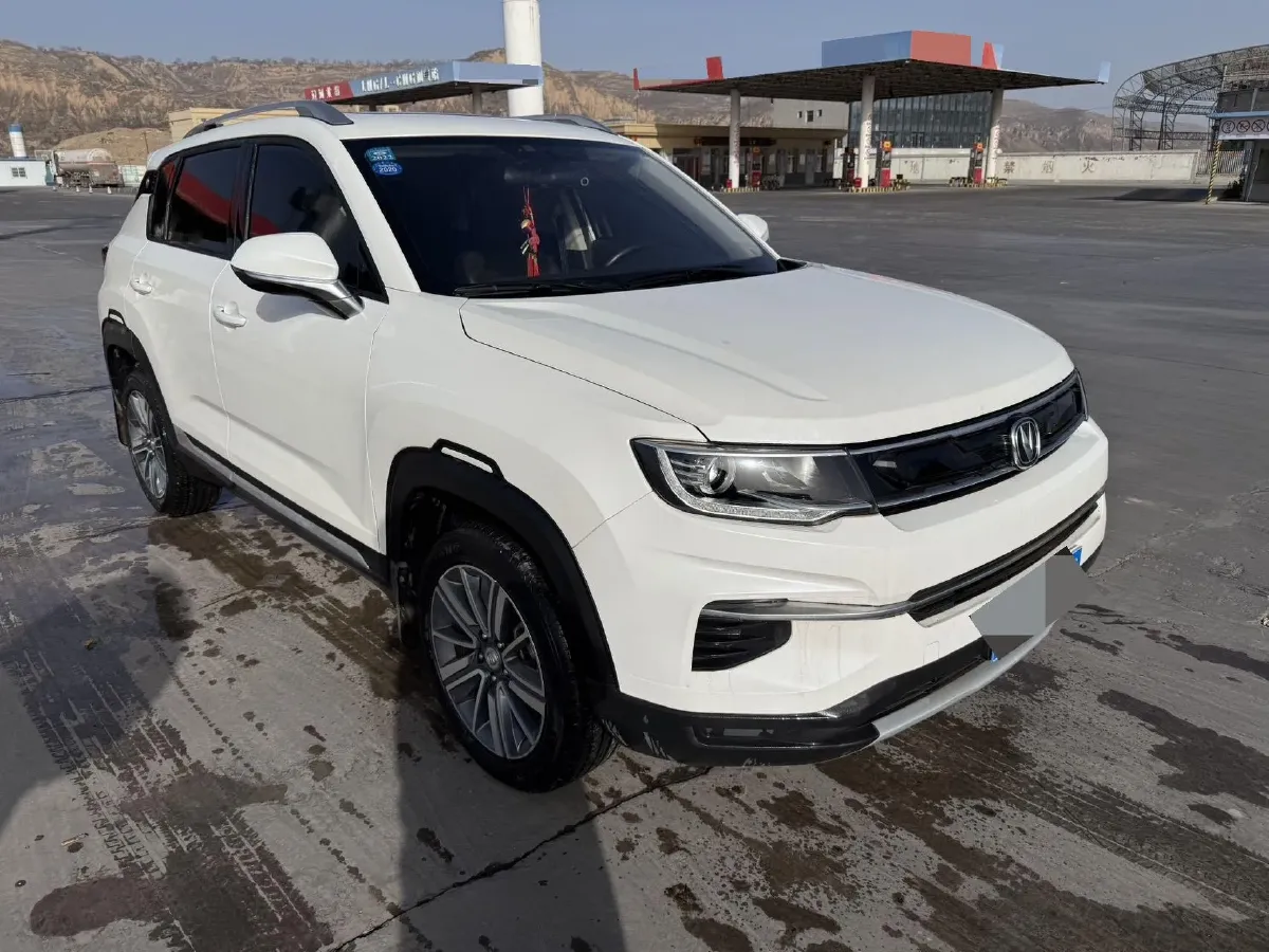 2019 ChangAn CS35 Plus 1.6L 128HP L4 5MT,autocango,china used car exporter,china ev exporter,chinese used car exporter,chinese used ev exporter