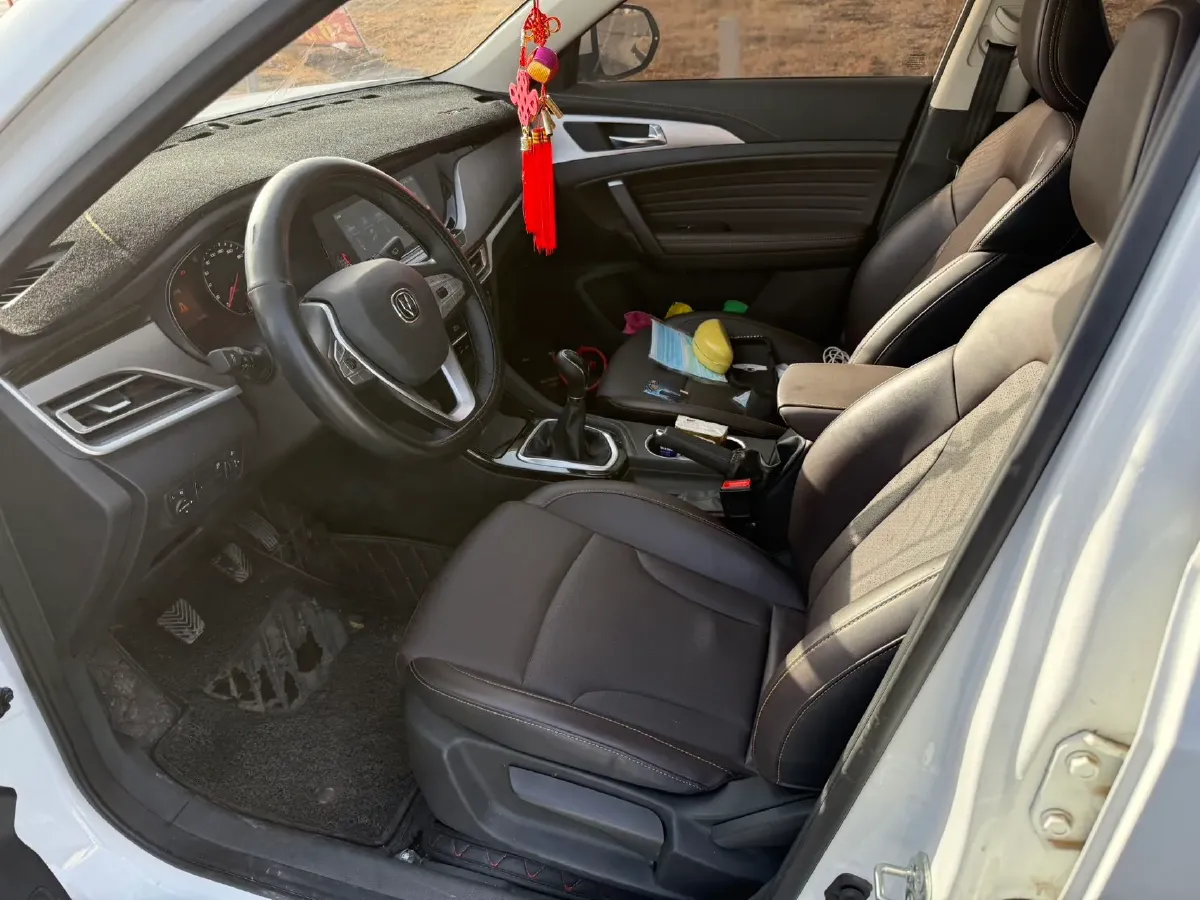 2019 ChangAn CS35 Plus 1.6L 128HP L4 5MT,autocango,china used car exporter,china ev exporter,chinese used car exporter,chinese used ev exporter