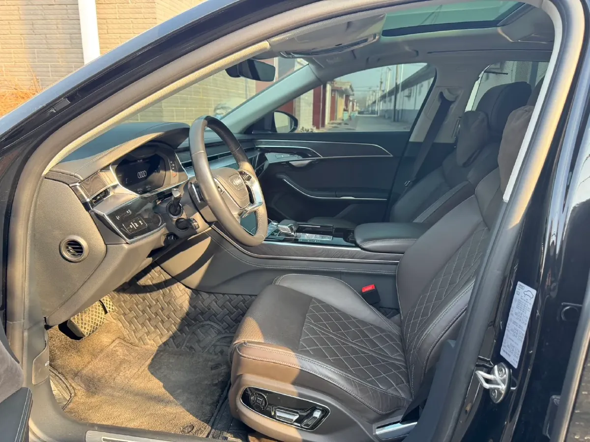 2023 Audi A8 3.0T 286HP V6 8AT,autocango,china used car exporter,china ev exporter,chinese used car exporter,chinese used ev exporter