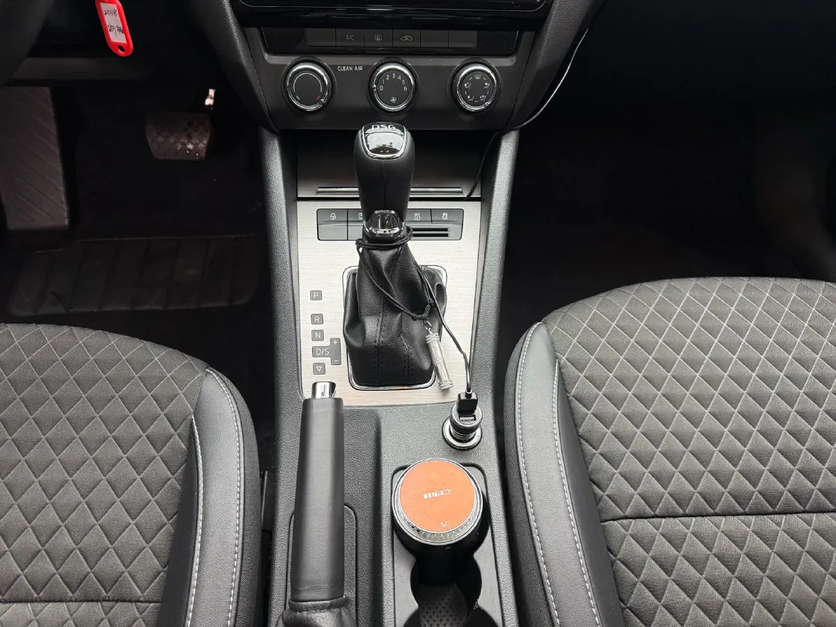 2018 Skoda Octavia 1.2T 116HP L4 7DCT,autocango,china used car exporter,china ev exporter,chinese used car exporter,chinese used ev exporter