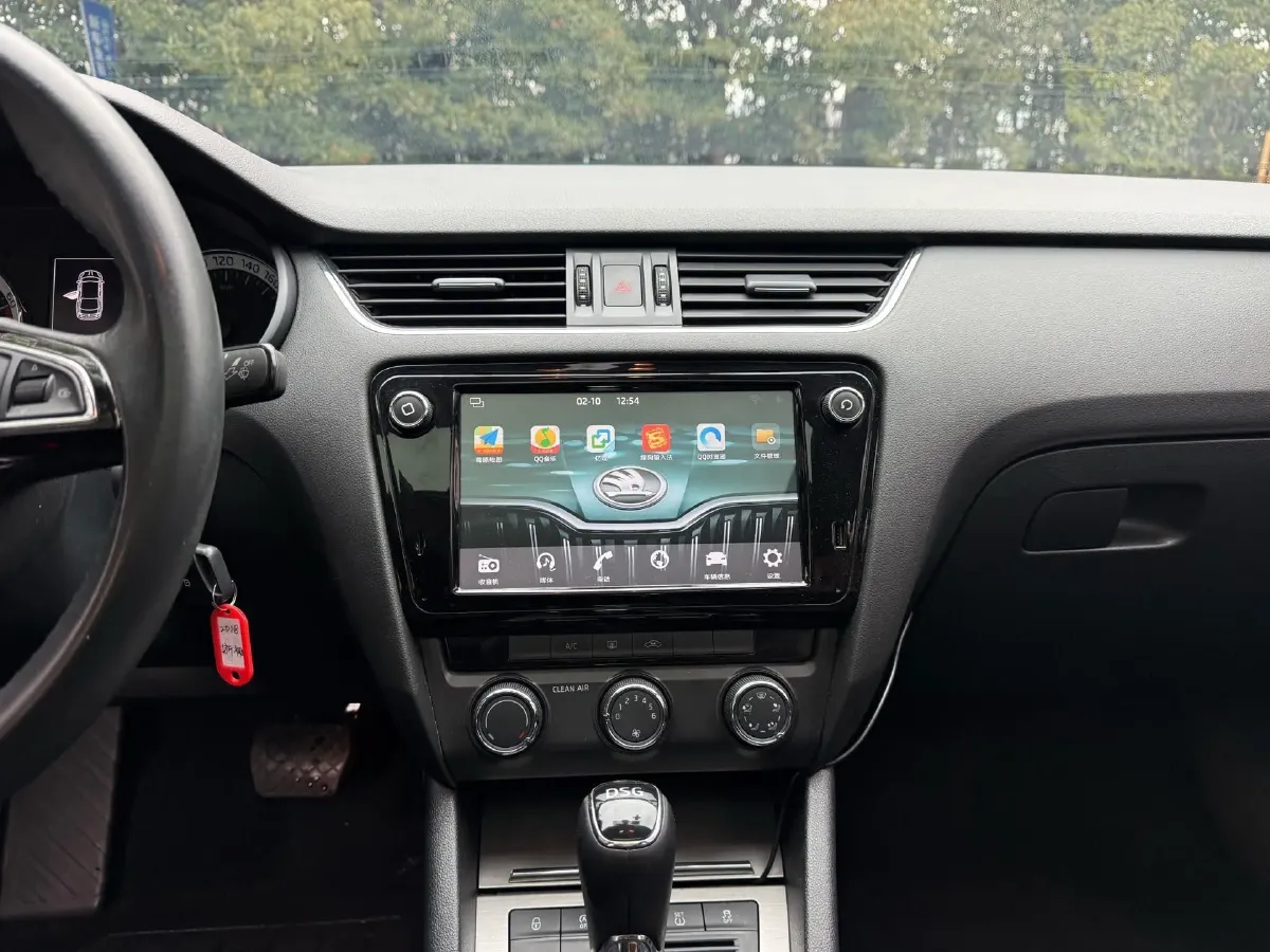 2018 Skoda Octavia 1.2T 116HP L4 7DCT,autocango,china used car exporter,china ev exporter,chinese used car exporter,chinese used ev exporter