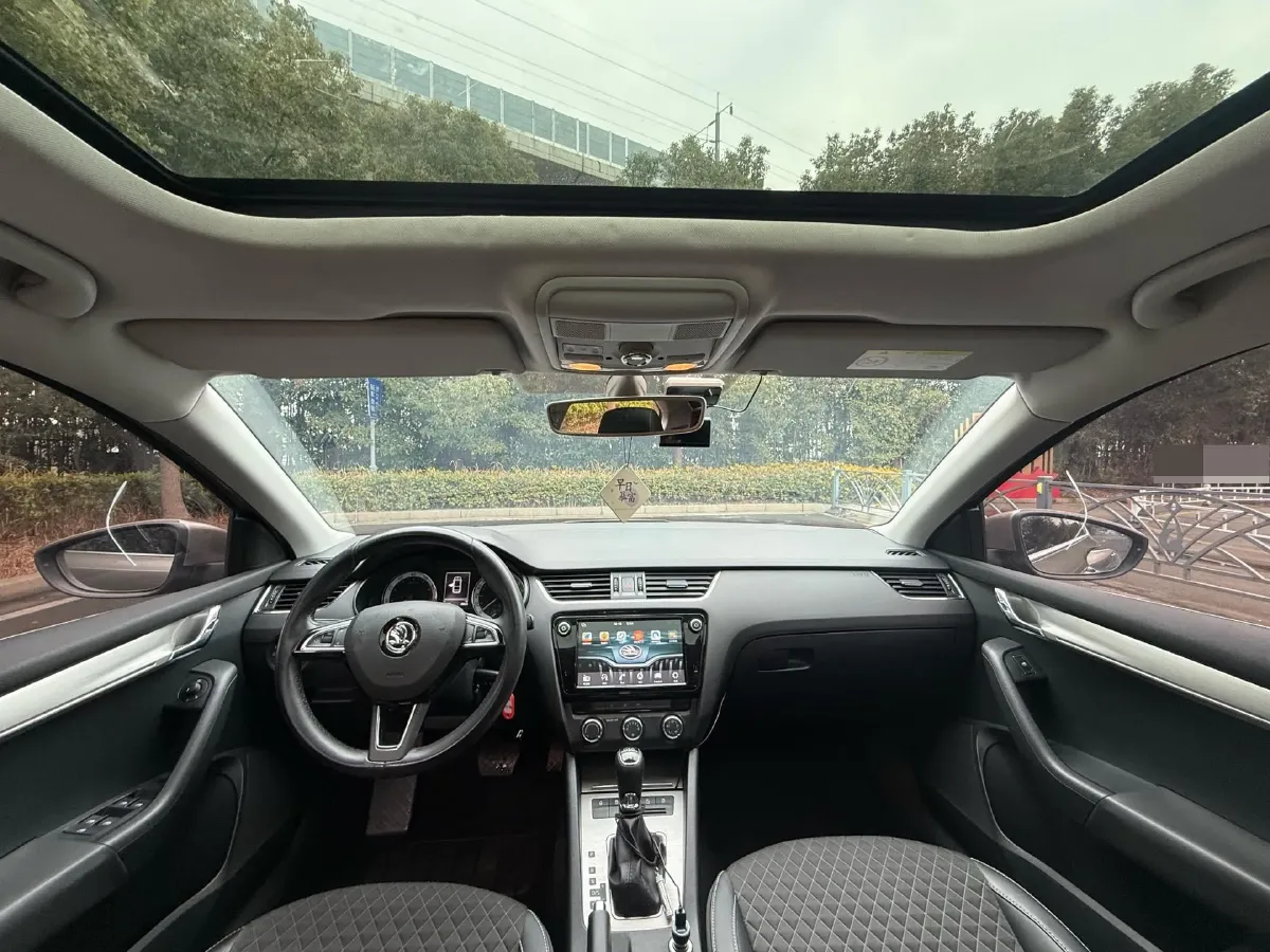 2018 Skoda Octavia 1.2T 116HP L4 7DCT,autocango,china used car exporter,china ev exporter,chinese used car exporter,chinese used ev exporter