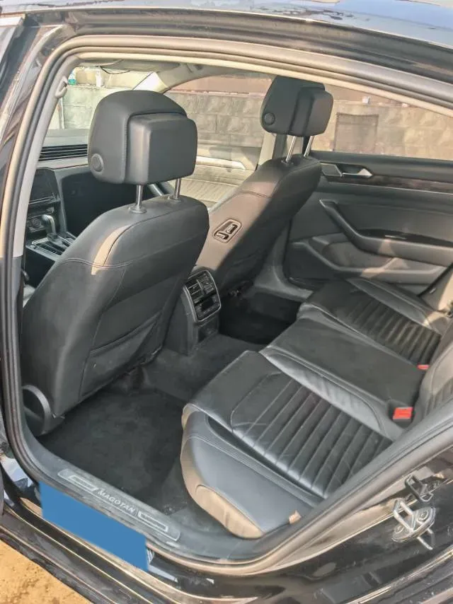 2019 Volkswagen Magotan 2.0T 186HP L4 7DCT,autocango,china used car exporter,china ev exporter,chinese used car exporter,chinese used ev exporter