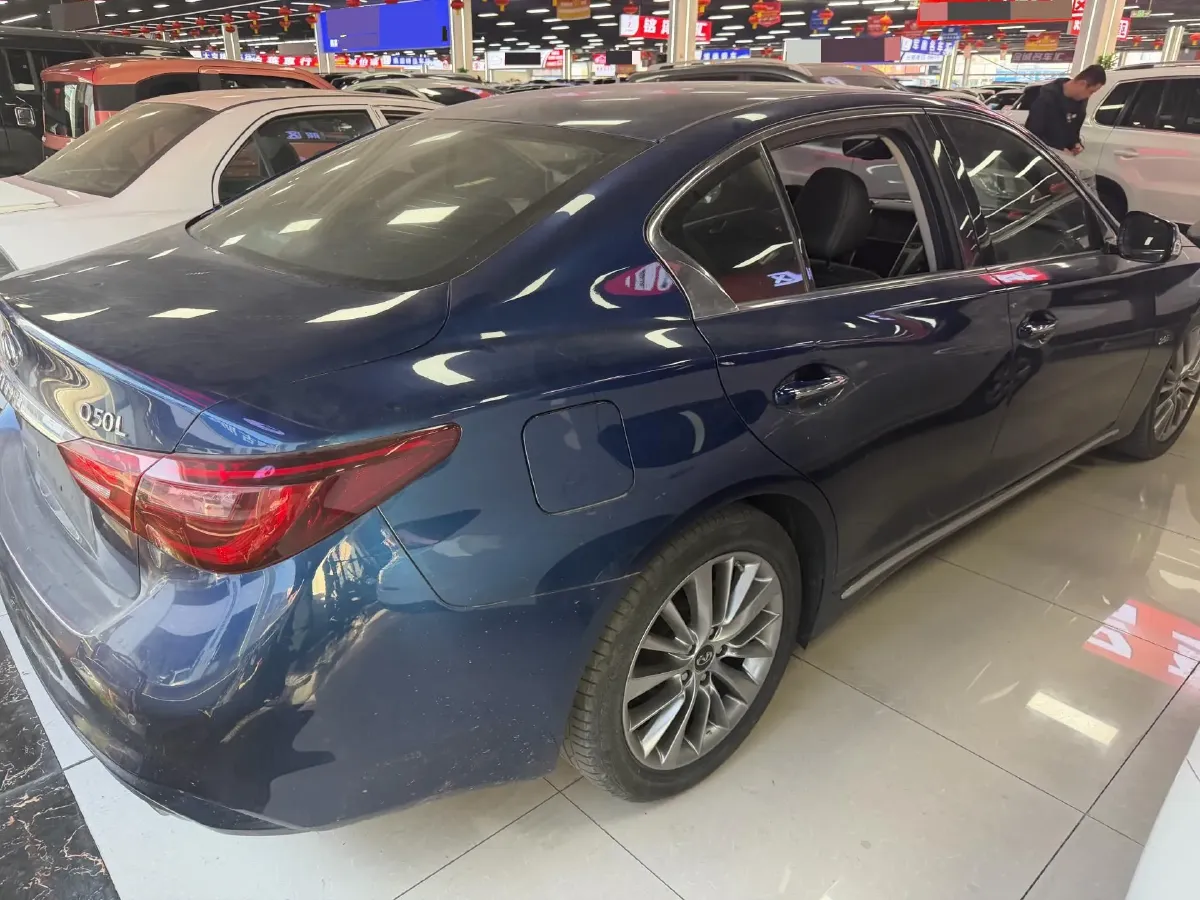 2018 Jeep Grand Commander 2.0T 265HP L4 9AT,autocango,china used car exporter,china ev exporter,chinese used car exporter,chinese used ev exporter