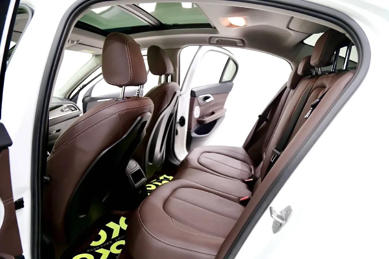 2021 BMW 1 Series 1.5T 140HP L3 7DCT,autocango,china used car exporter,china ev exporter,chinese used car exporter,chinese used ev exporter