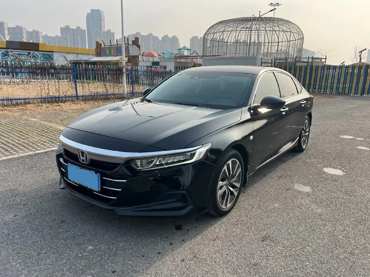 2022 Honda Accord 2.0L 146HP L4 E-CVT Hybrid