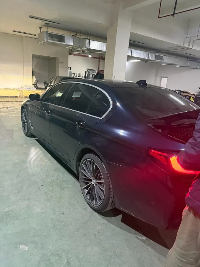 2022 BMW 5 Series 2.0T 252HP L4 8AT,autocango,china used car exporter,china ev exporter,chinese used car exporter,chinese used ev exporter
