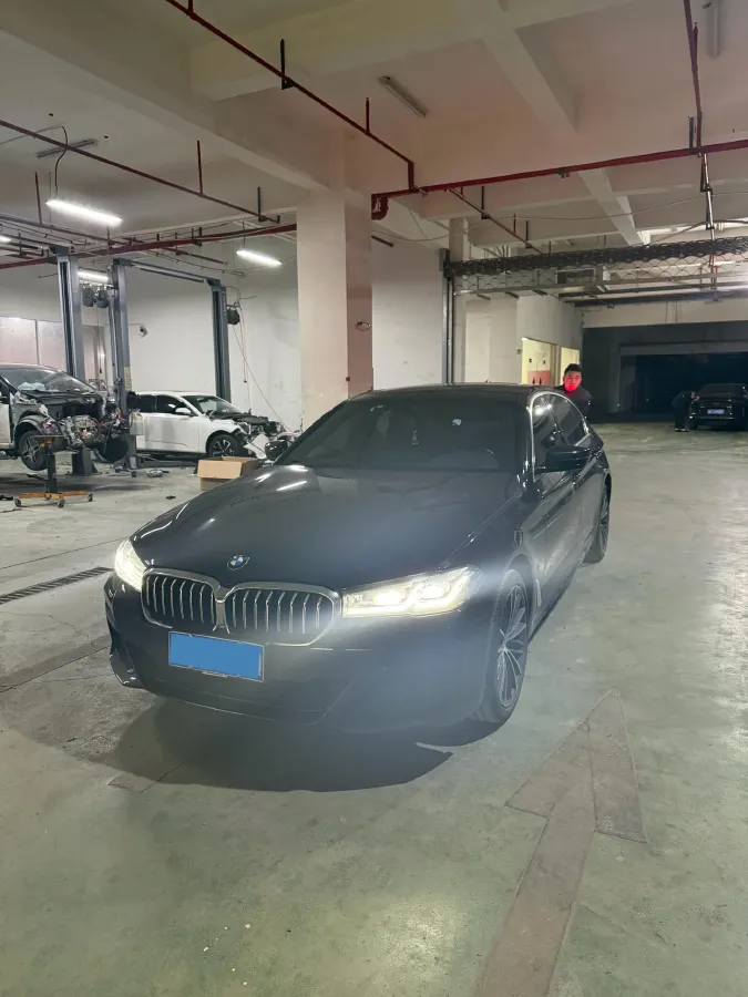 2022 BMW 5 Series 2.0T 252HP L4 8AT,autocango,china used car exporter,china ev exporter,chinese used car exporter,chinese used ev exporter