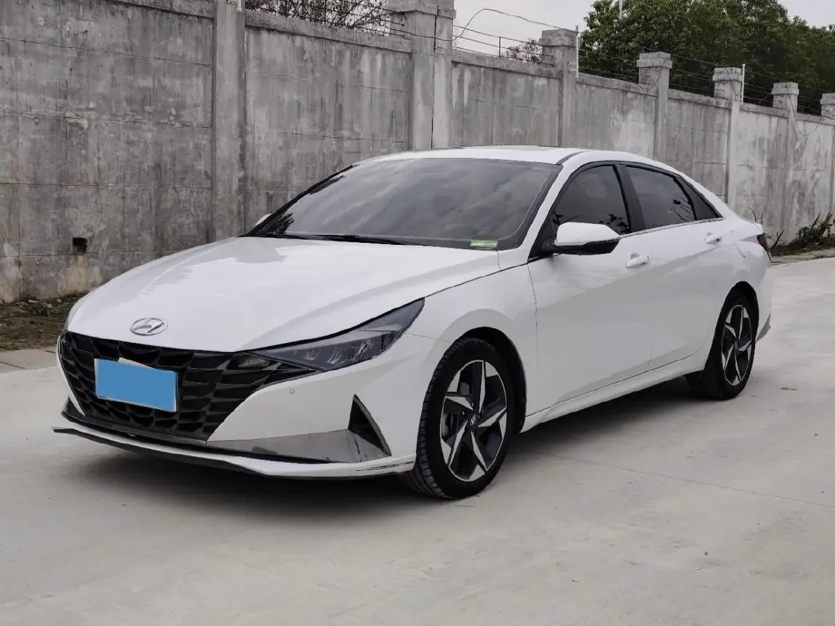 2022 Hyundai Elantra 1.5L 115HP L4 CVT