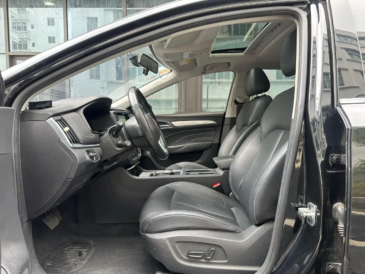 2017 Roewe i6 1.0T 125HP L3 2AT PHEV,autocango,china used car exporter,china ev exporter,chinese used car exporter,chinese used ev exporter