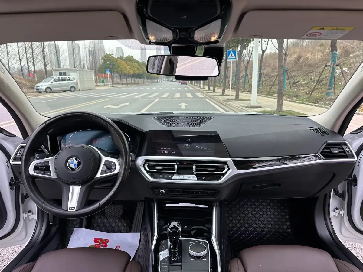 2022 BMW 3 Series 2.0T 156HP L4 8AT,autocango,china used car exporter,china ev exporter,chinese used car exporter,chinese used ev exporter