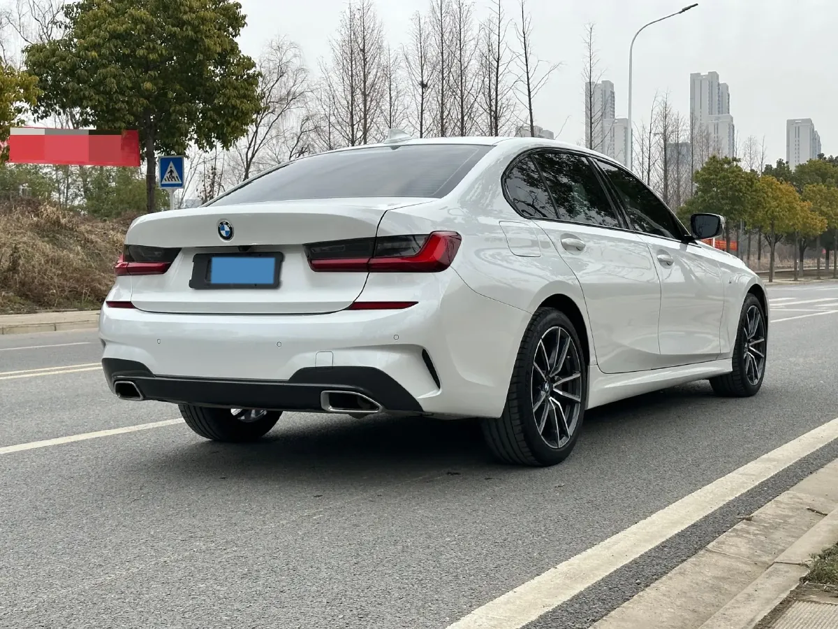 2022 BMW 3 Series 2.0T 156HP L4 8AT,autocango,china used car exporter,china ev exporter,chinese used car exporter,chinese used ev exporter